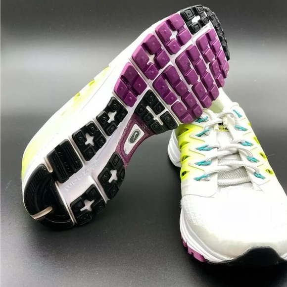 Nike Womens Zoom Vomero size 9 Running Shoes. Grey, neon yellow, worn lightly - Picture 4 of 4